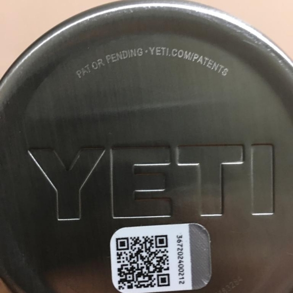 30oz Yeti Navy Uline Tumbler with Lid - Picture 4 of 5